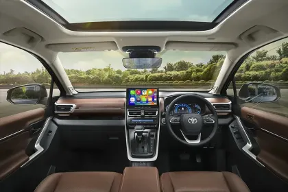 Toyota Innova Hycross Price and Specifications